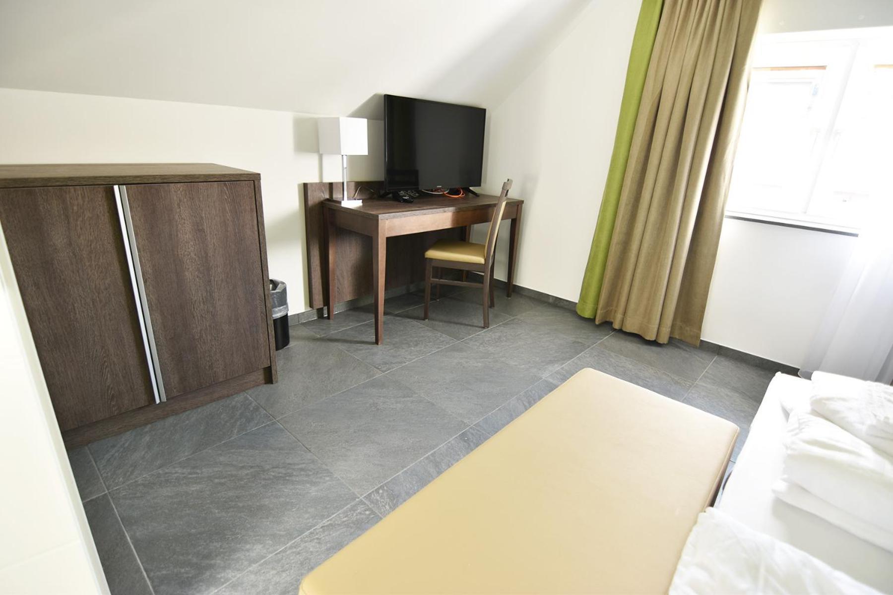 Im Tal 2 Apartment Haus แบร์กไฮม์ ภายนอก รูปภาพ
