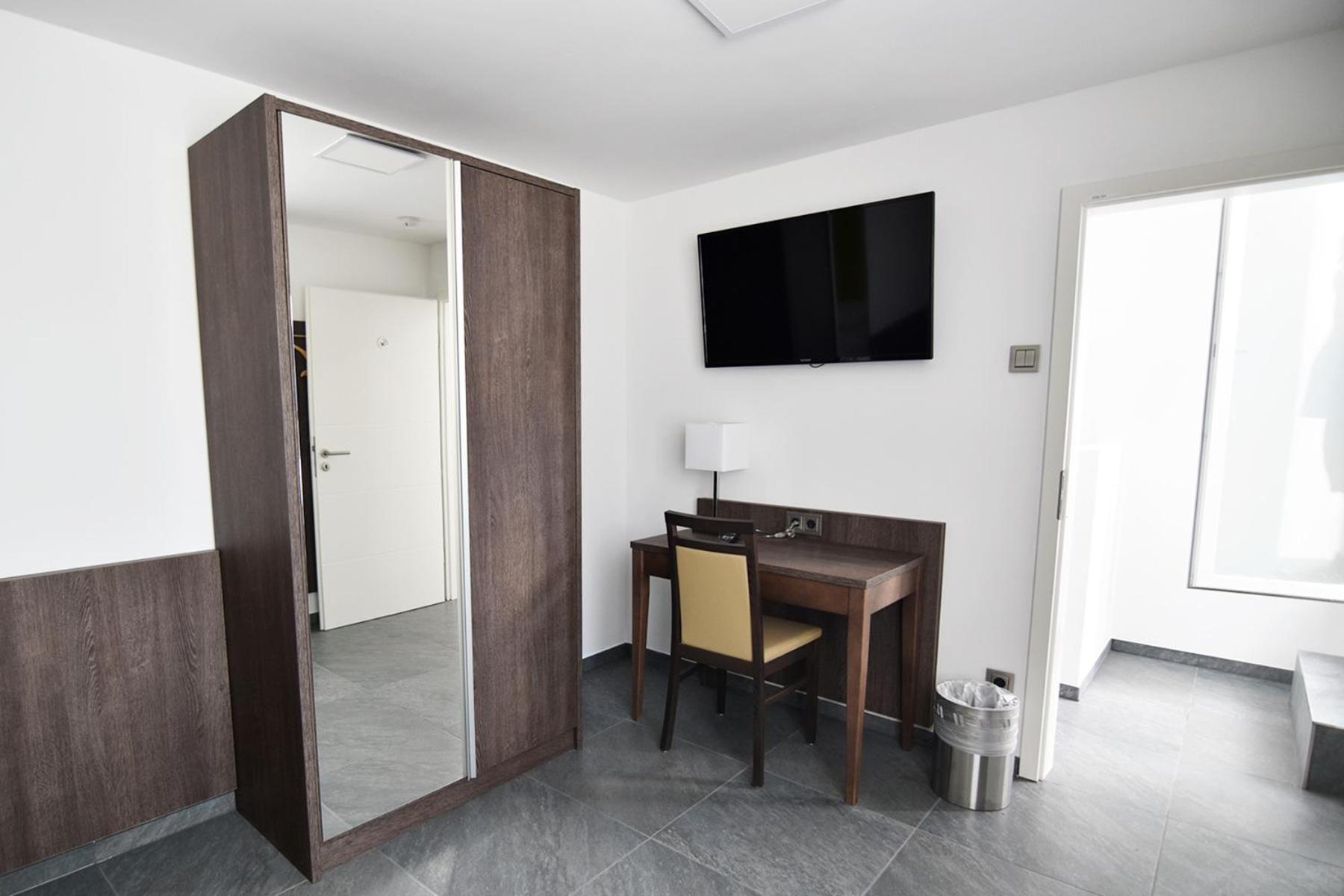 Im Tal 2 Apartment Haus แบร์กไฮม์ ภายนอก รูปภาพ